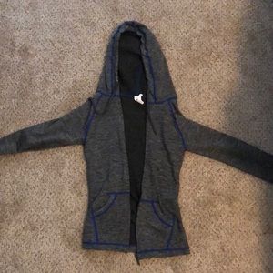 Small “0-5” wholesale brand activewear zip up